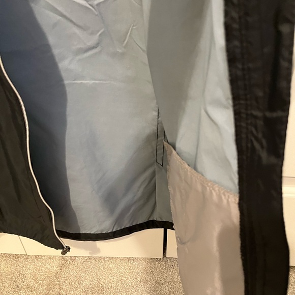 Columbia women’s collared rain jacket with mesh lining size small long sleeves - Picture 8 of 13